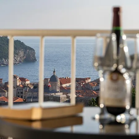 Sea And Old View Apartament