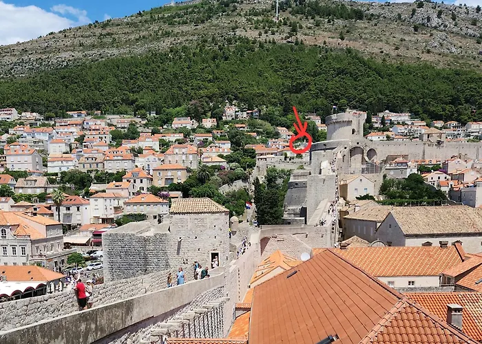 Sea And Old View Apartman