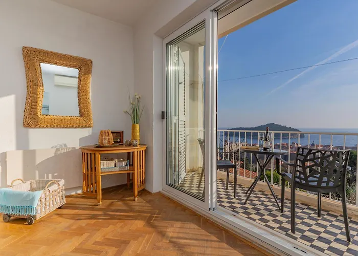 Sea And Old View Apartman