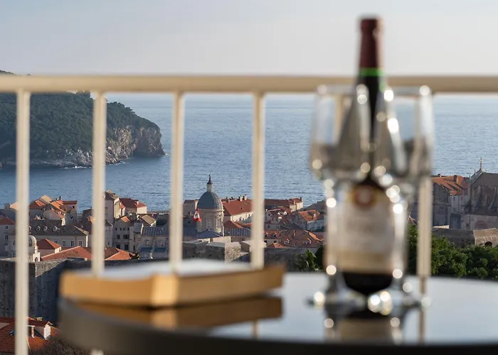 Sea And Old View Apartman